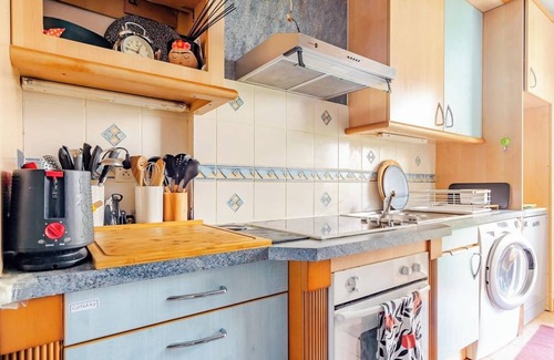 Combat Apartment | Large Two-bedroom Flat to Rent in Paris,100m From Beautiful Buttes Chaumont Parc