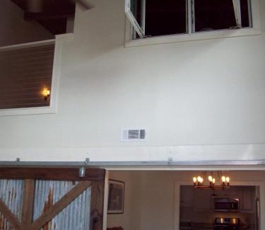 Macon Apartment | Large Unique Ground Floor Loft with Parking #2