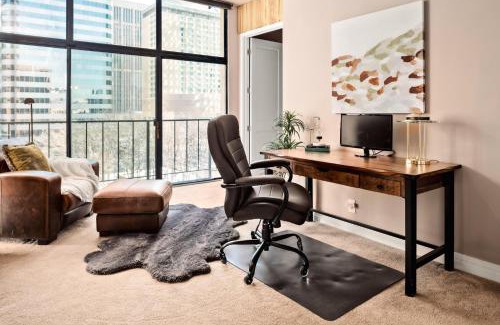 LoDo House | Larimer Square Luxury - Office - Downtown Hub