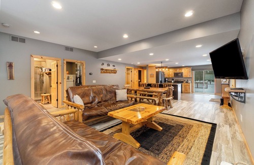 Higgins Lake Cabin | Larkin's Cabin Pet & Family Friendly!