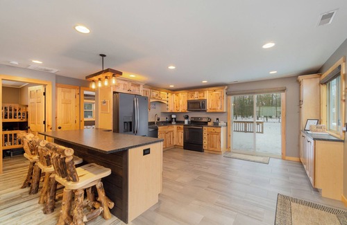 Higgins Lake Cabin | Larkin's Cabin Pet & Family Friendly!
