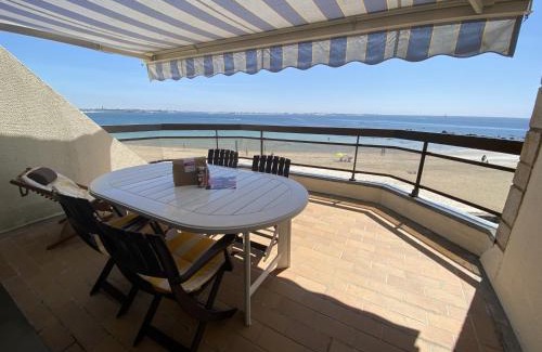 Larmor-Plage Apartment | Larmor-Plage T4 Spacieux avec Terrasse, Ascenseur et Parking face à la Mer - FR-1-349-124