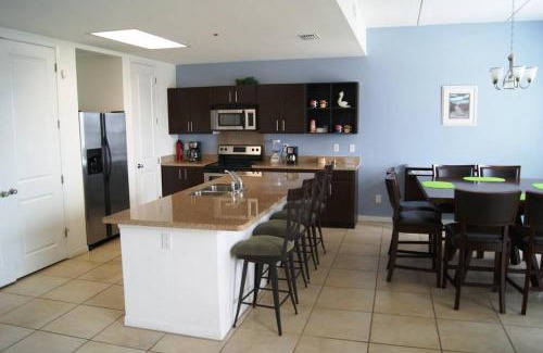 South Padre Island Apartment | Las Marinas 303 Channelfront boatslip, waterview