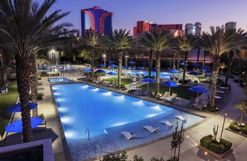 Las Vegas Apartment | Las Vegas Grand Prix 5-day 2 Bedroom Presidential Reserve Suite !