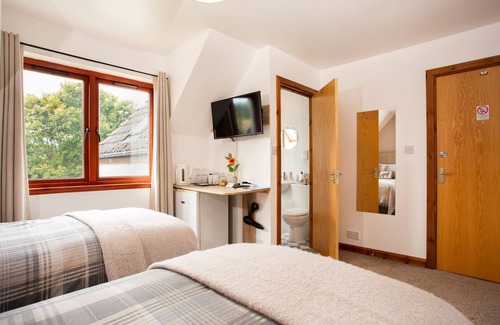 Alness House | Last-Minute | Cosy En-Suite, Wi-Fi + Parking