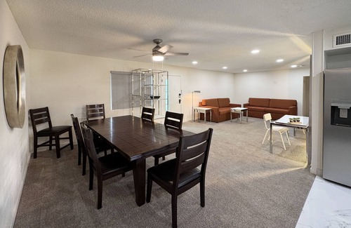 Beverly Green Apartment | LasVegas,3BR,Book,Strip,Convention,july4th,LVCCwalkto,Sale,wifi,