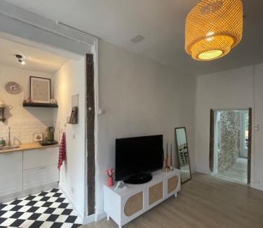 Beaumont-sur-Sarthe House | LAtypique