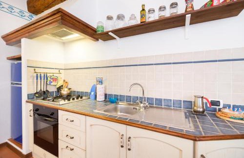 Sant' Ambrogio Apartment | Laura Holiday House