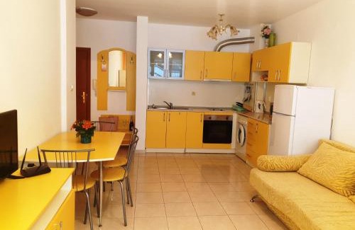 Sveti Vlas Hotel | Lazur 1-5 Apartments Complex
