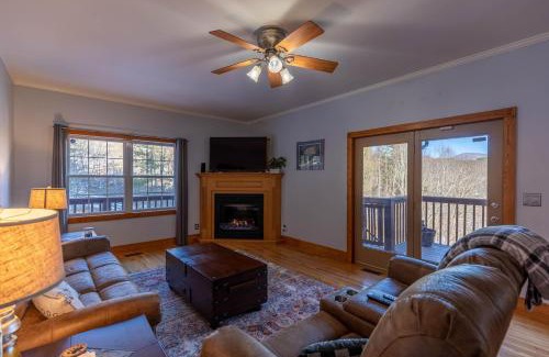 Sugar Grove House | Lazy Bear Inn