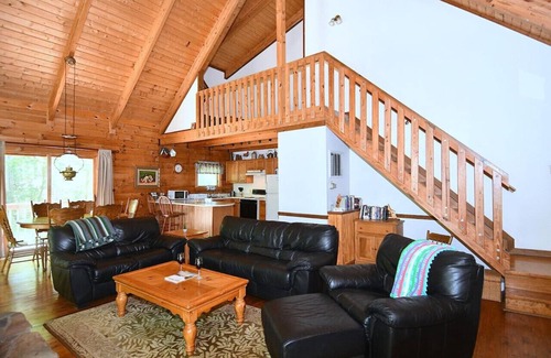 Berkeley Springs House | Lazy Bear Retreat - pet friendly, grill, wifi, fire pit, deck, hiking, fireplace