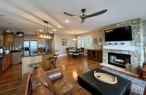 Cassopolis House | Lazy Days at Diamond Lake