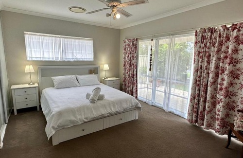 Broadwater House | Lazy Daze on Davies