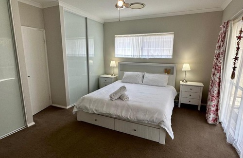 Broadwater House | Lazy Daze on Davies