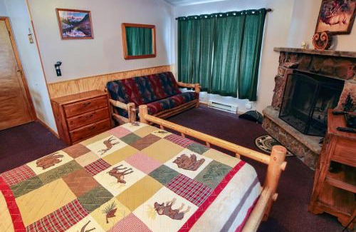 Estes Park House | Lazy R Cottages- 7B cottage