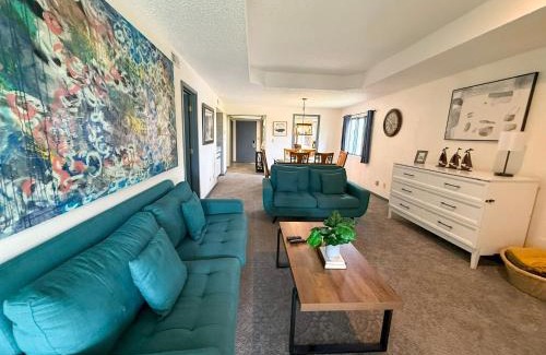 Lake Ozark House | Lazy Waves-private 2 Bd2ba Wpool Access-sleeps 6