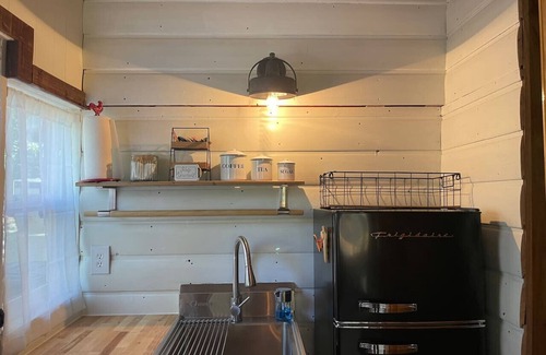 Wrightwood Cottage | LC · Fire pit/Fireplace/3 blks2Village/Pet-kid friendly