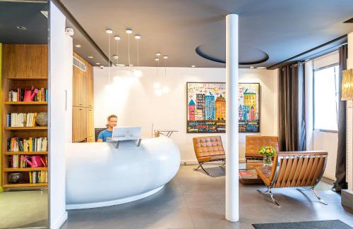 Quartier de la Folie-Mericourt Hotel | Le 20 Prieuré Hôtel