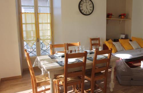 Bagneres-de-Bigorre Apartment | Le 6 Magnifique appt Bagnères-de-Bigorre 3étoiles