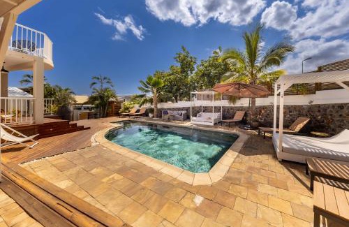 Carosse Villa | Le Badamier Blanc villa familiale 5 étoiles piscine chauffée 13 personnes