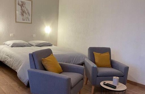 Greoux-les-Bains Apartment | Le Belleviste - Studio tout équipé, Wifi, parking