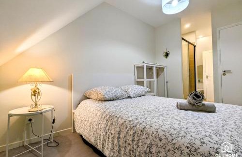 Bourgogne Apartment | Le Bourgogne - Chambres privées cosy et rénovées avec douche - Centre historique