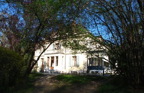 Les Eaux-Vives Hotel | Le Cénacle