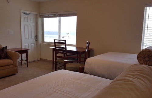 Pompano Beach Hotel | Le Cabanon Motel
