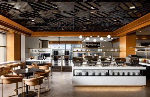 Downtown Montreal Hotel | Le Centre Sheraton Montreal Hotel
