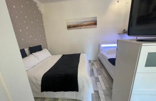 Soulac-sur-Mer Apartment | Le Chai de l'Océan - Studio Avec jardin et terrasse - plage 300 m