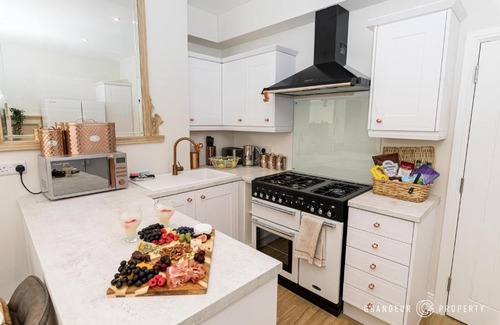 Poole Apartment | Le Chambre d Isabel by Grandeur Property