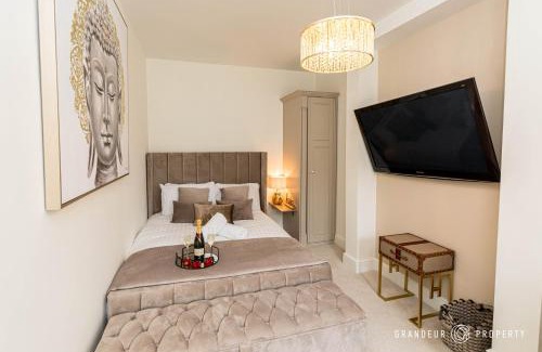 Poole Apartment | Le Chambre d Isabel by Grandeur Property