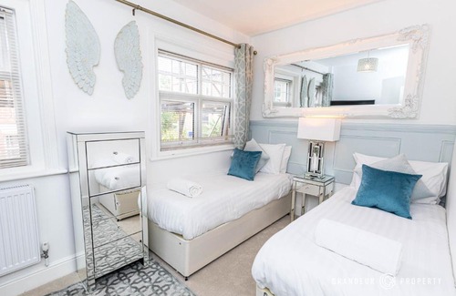 Poole Apartment | Le Chambre d Isabel by Grandeur Property