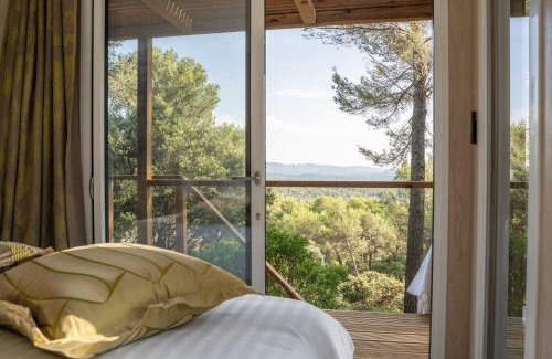 Saint-Marc-Jaumegarde Bed & Breakfast | Le Chant des Pins Lodge & Spa Tour de Keyrié
