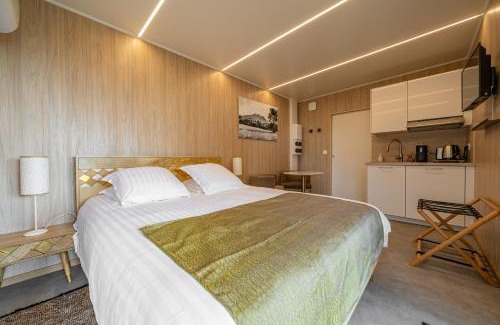 Saint-Marc-Jaumegarde Bed & Breakfast | Le Chant des Pins Lodge & Spa Tour de Keyrié
