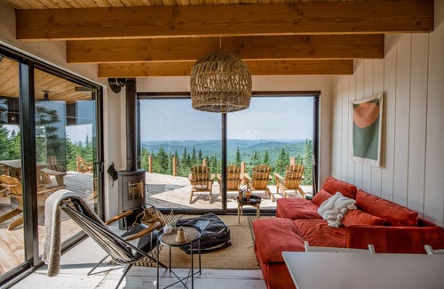 Lac Beauport Ski Chalet | Le Cliffno46 - Maelström Mountain (CITQ #304504)