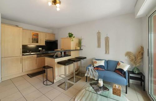 Les Revoires Apartment | Le Cocon - 5 min to Monaco - Ideal couple or business - Near events - Terrace and balcony - Premium services - Extra parking