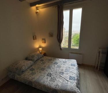 Centre Ville Apartment | Le cosy- calme, idéale couple, business, longs séjours(WIFI, Netflix, stationnement public gratuit)