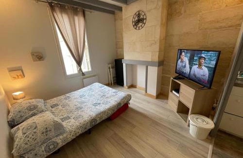 Centre Ville Apartment | Le cosy- calme, idéale couple, business, longs séjours(WIFI, Netflix, stationnement public gratuit)