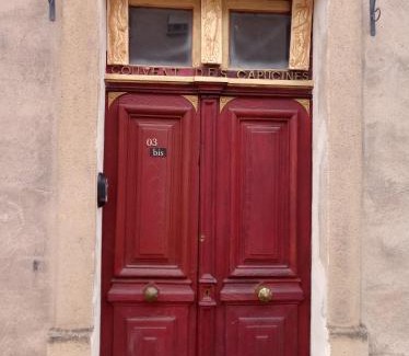 Saint-Vallier House | Le couvent des Capucines - La suite Ymbert de Bathernay