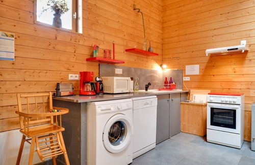 Saint-Pierre-d'Aurillac House | Le Fil Rouge – A Warm Holiday Home Blending Stone and Design in the Countryside