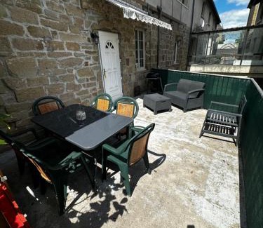 Larche Apartment | Le Havre de paix vue sur piscine