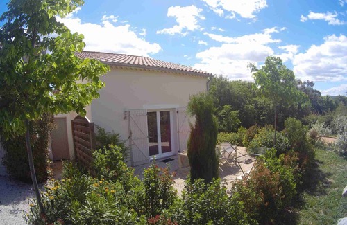 Vogue Cottage | Le Mas de Molines, Gîte le Néflier, swimming pool and garden.