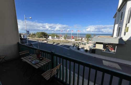 Luc-sur-Mer Apartment | Le Maxaudant Duplex avec Balcon et Vue sur Mer