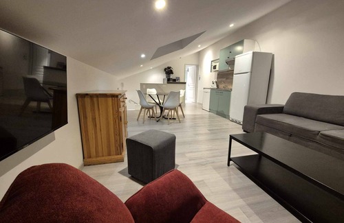 Saint-Paul-Trois-Chateaux Apartment | Le Mazagran