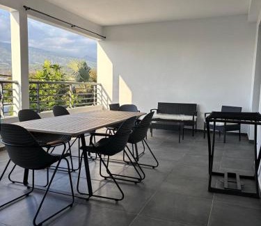 Etang Sale Les Bains Apartment | Le meublé du Sable Nwar
