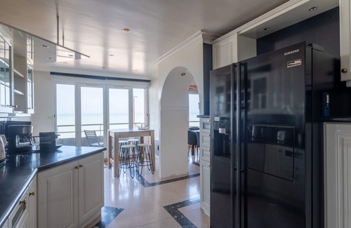 Mers-les-Bains Apartment | Le Navire - Appt vue mer à 50 m de la plage