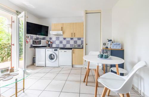 Cambo-les-Bains Apartment | Le Nid de Magdalena - Piscine