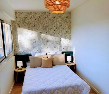 Pessac Apartment | Le Noës - Élégant & Rénové T3 - Clim-Parking