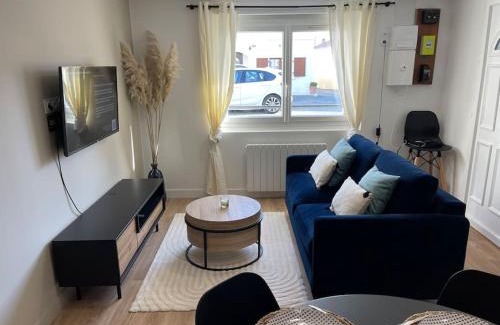 La Rochelle Apartment | Le p tit Rétais proche marché central et gare SNCF- wifi haut débit -